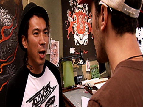 Miami Ink: Yoji flipt door een klant