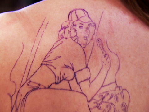 LA Ink: Pin-up of automonteur?