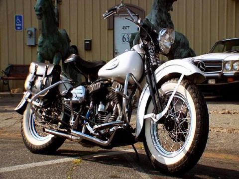 Auction Kings: 1943 Harley Davidson