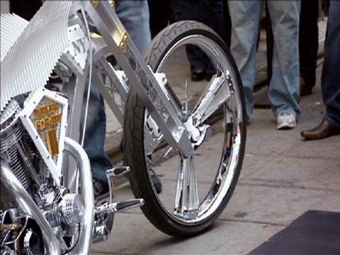 Senior vs Junior: 9/11 Memorial Bike afsløring