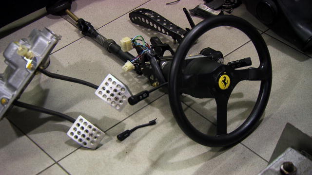 Fast N' Loud: Ferrari F40 in Pieces