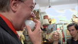 Oddities: Lightbulb Munch