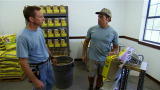 Dirty Jobs : Packaging Poo