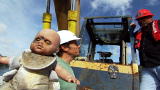 Dirty Jobs: Abandon Boat!