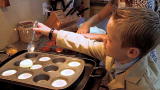 19 Kids and Counting: Breakfast Prep