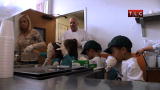 Kate Plus 8: Volunteering