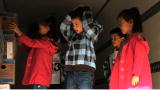 Kate Plus 8: Giving Back to Those in Need
