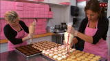 DC Cupcakes: Candy Cane Swirl